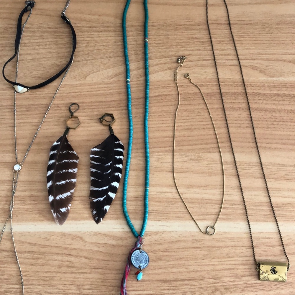 Assorted jewelry